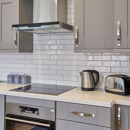 Apartment 3, Khyber Lodge Apartments Уитби Экстерьер фото
