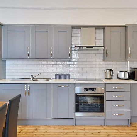 Apartment 3, Khyber Lodge Apartments Уитби Экстерьер фото