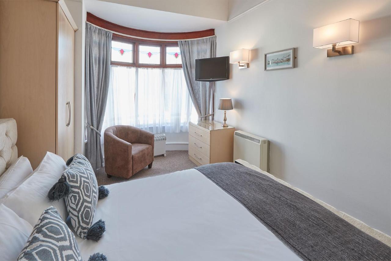 Apartment 3, Khyber Lodge Apartments Уитби Экстерьер фото