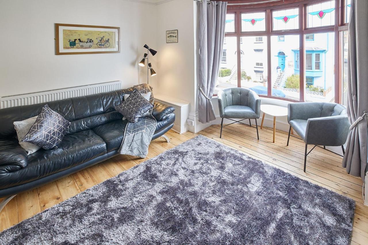 Apartment 3, Khyber Lodge Apartments Уитби Экстерьер фото